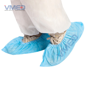 Cubrezapatillas desechables CPE azul claro con medio elástico
